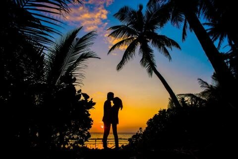 Join why do guys and learn how to open his heart - connect with him - fall in love. Romantic Couple Open Heart